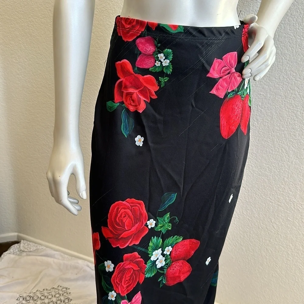Lisa Says Gah Floral Maxi Skirt strawberry bow rose s small 2 4